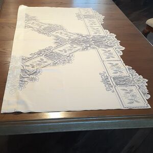Valance white Heritage lace 60" L. X 28" H.‎